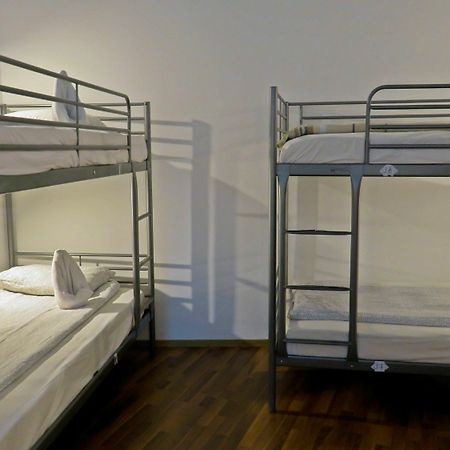 The Evil Clown Hostel Braşov Extérieur photo