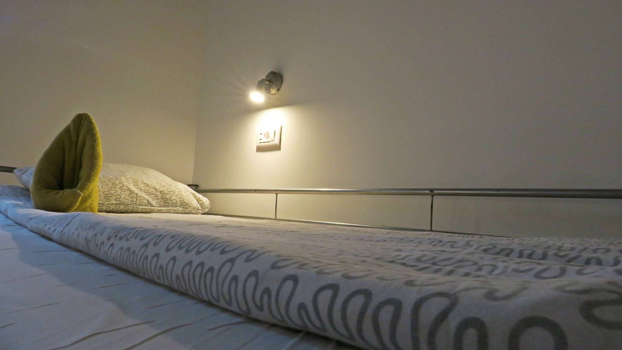 The Evil Clown Hostel Braşov Extérieur photo