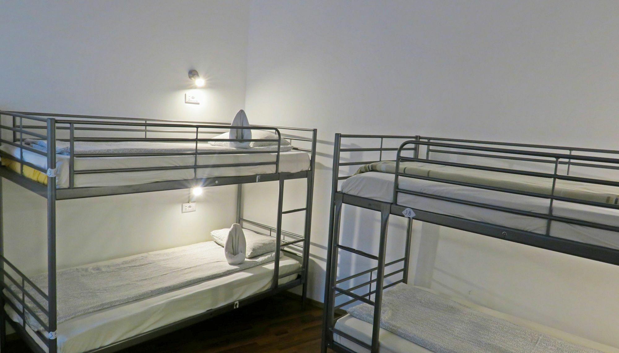 The Evil Clown Hostel Braşov Extérieur photo