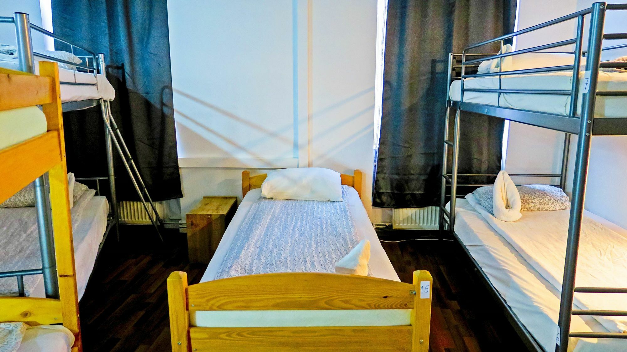 The Evil Clown Hostel Braşov Extérieur photo